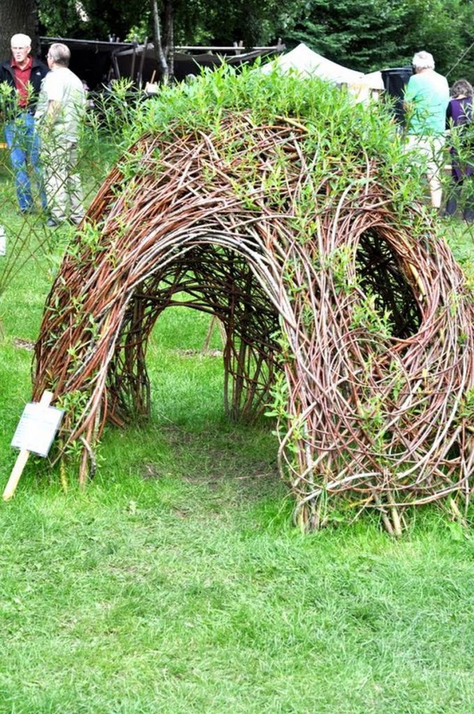Living outdoor willow structures you can grow in your backyard | The