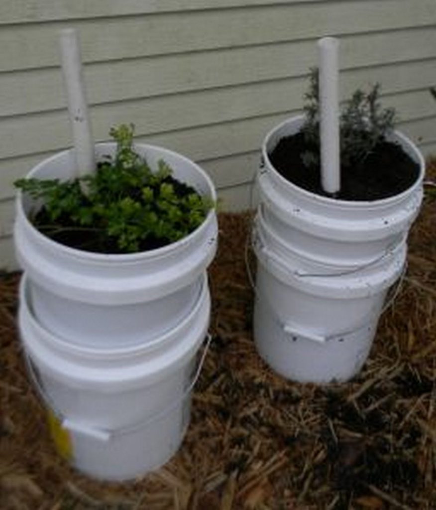 Convenient Self-Watering Planter in 9 Steps