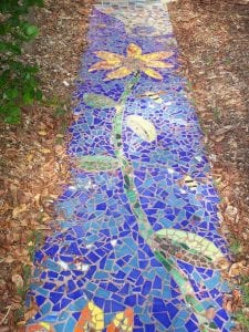 Creative Mosaic Garden Paths: 3 Useful Advice – The garden!