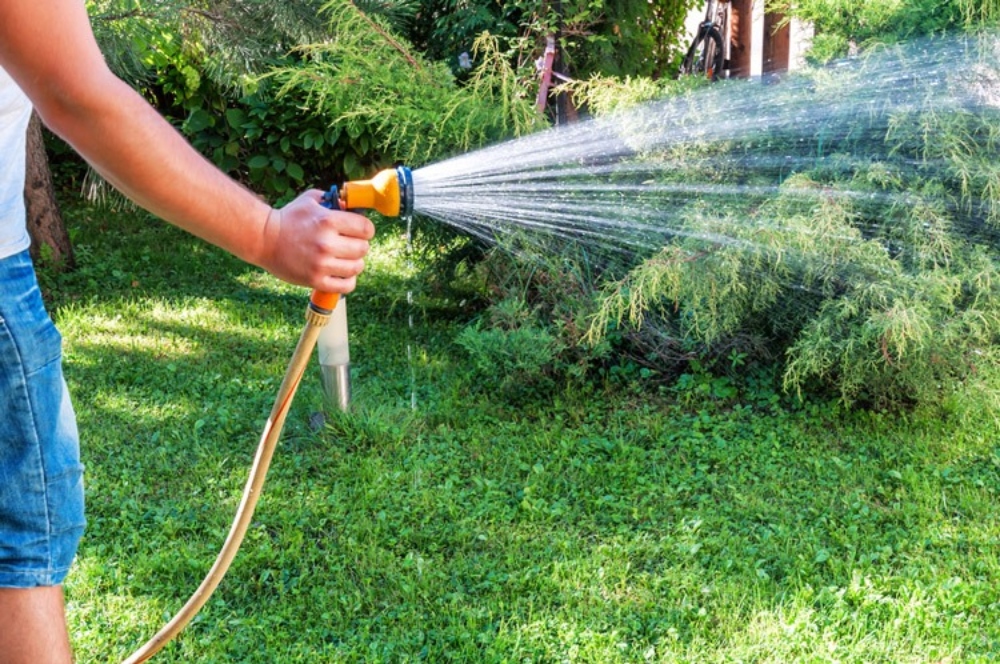 An image of a garden hose nozzle for home use.